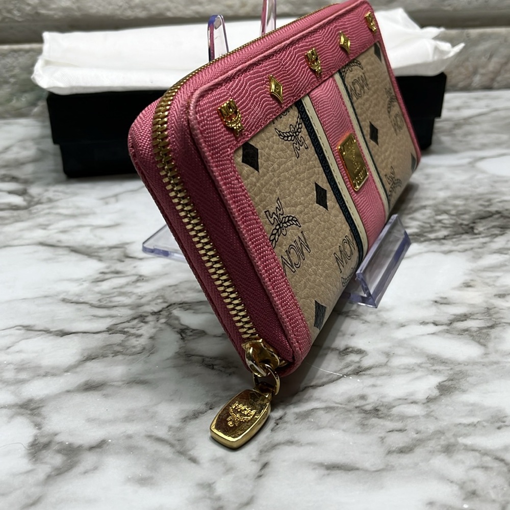 MCM PINK LONG ZIP WALLET. NWOT TAGS. FULL INCLUSION. - Picture 4 of 12